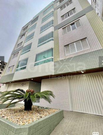 Apartamento com 3 dormitórios no Edifício Casa Blanca em Laguna/SC